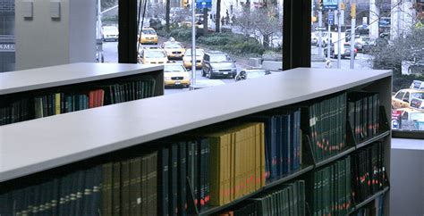 Nyit Manhattan Library