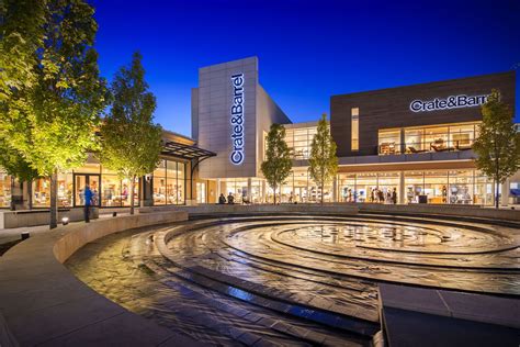 Oakbrook Center Stores