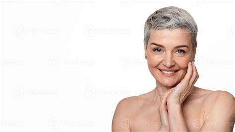 old nude lady