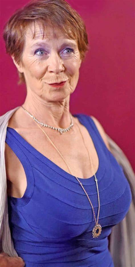 older granny nude