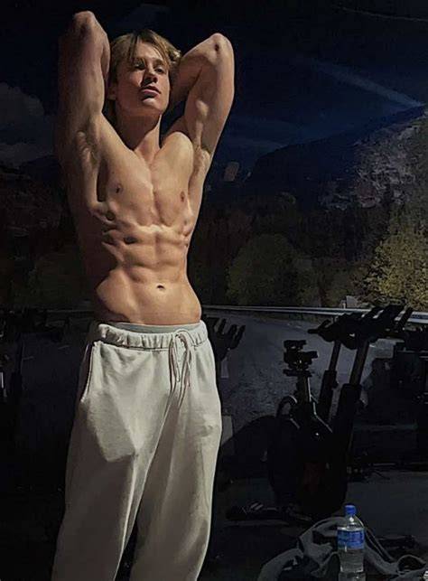 oliver muhl nude