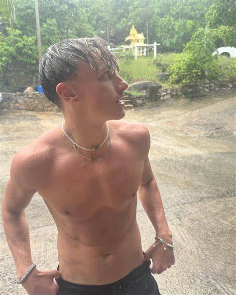 ollydeano nude