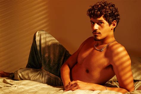 omar apollo nude