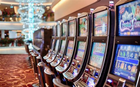 Online Slot Games Vs Traditional Slot Machines A Comparison Of - Online Slot Gambling Site