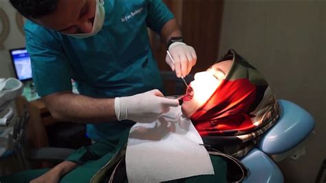 operasi gigi bungsu