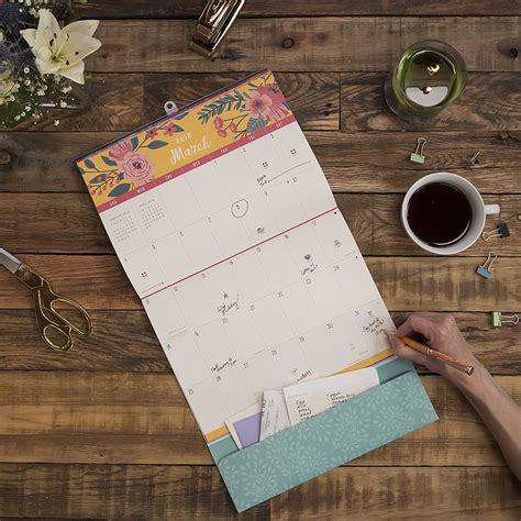 Orange Circle Studio 2018 Wall Calendar, Amazing Grace: Thirteen Inspirational Hymns