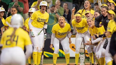 oregon duck softball