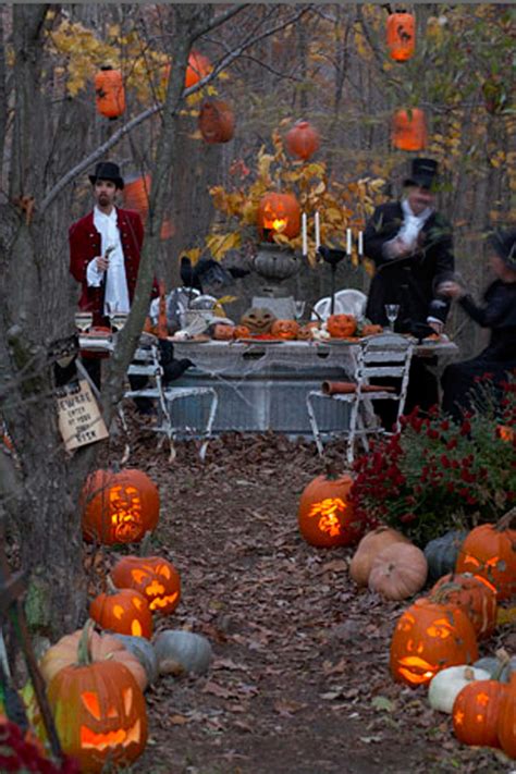 Outdoor Halloween Party Ideas To Throw A Bewitching Spooky Outdoor Games - Spooky Outdoor Games