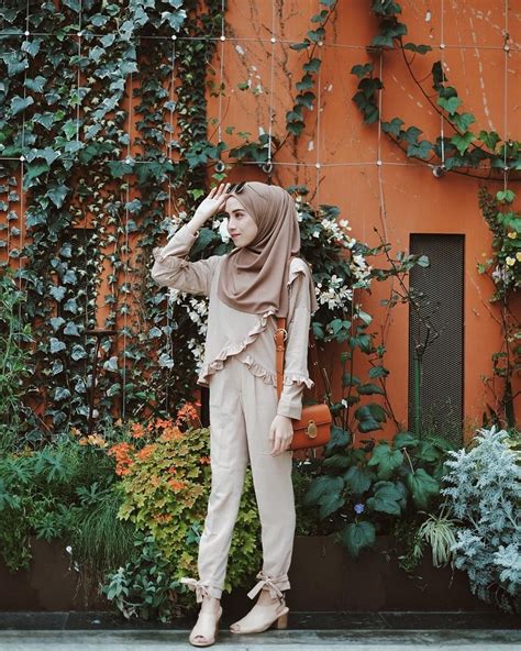 Outfit Baju Atasan Berhijab Ala Selebgram 2018 Hijab Model Baju Perawat Berhijab - Model Baju Perawat Berhijab