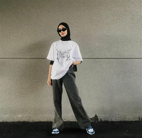 Outfit Kaos Polos Hijab Kaos Hitam Polos - Kaos Hitam Polos