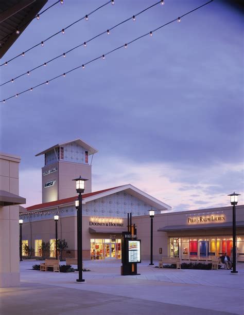 outlet aurora illinois