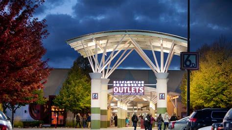 outlets in michigan