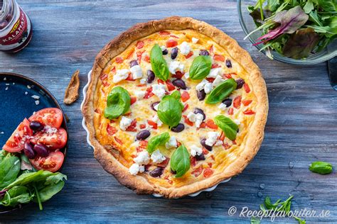 paj fetaost tomat basilika