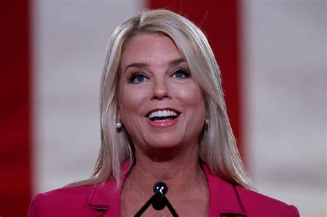 pam bondi nude