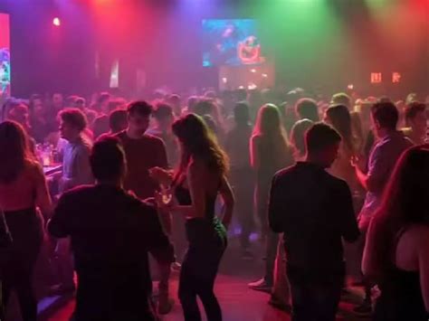 party nude dance