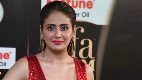 parul yadav biography sample