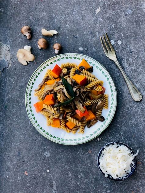 pasta salie, champignons