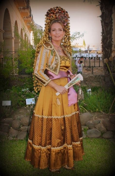 Patrones de trajes de goyesca: Diseños únicos para vestir con elegancia y tradición