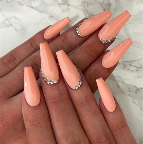 peach nude nails