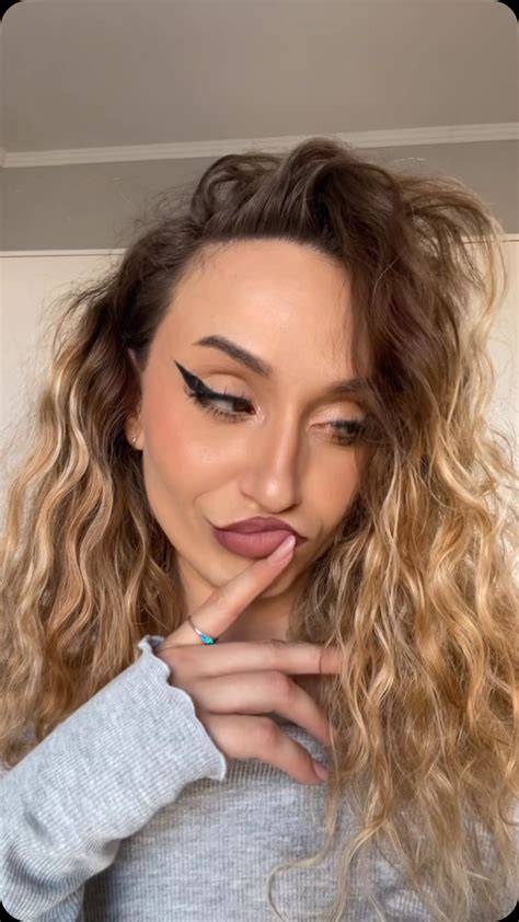 peachyxpebble nudes