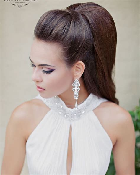 Peinados de coleta elegantes y sofisticados para novias