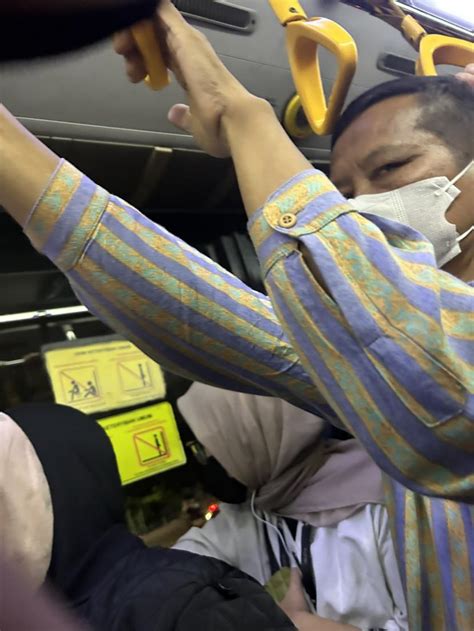 pelecehan seksual di bus transjakarta video