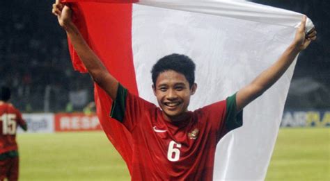 pemain sepak bola indonesia sixpack