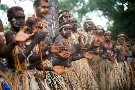 penduduk asli australia adalah suku