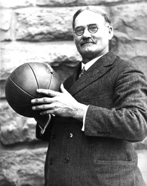 PENEMU BASKET - James Naismith Penemu Bola Basket yang