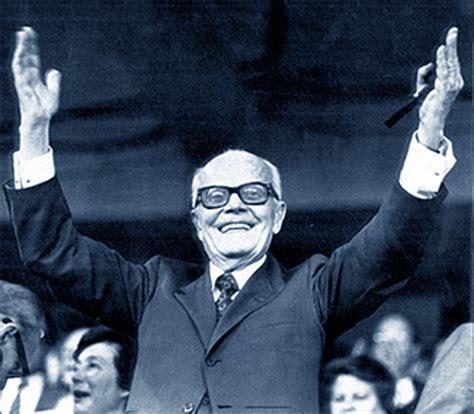 pertini su mussolini biography