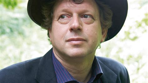 Peter F Hamilton