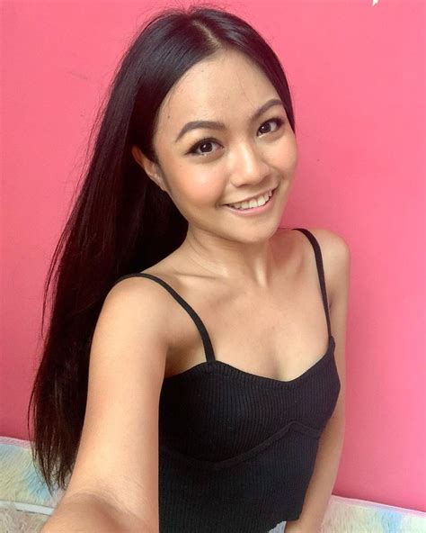 petite thai