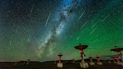 photographing perseid meteor shower