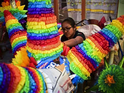 Piñatas Are Essential In Mexican Posadas And They Science Pinata - Science Pinata