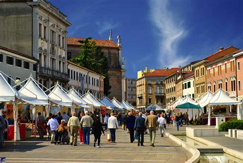 Piazza Erminio Ferretto