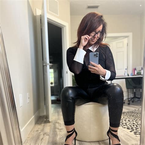pixxarmom nude