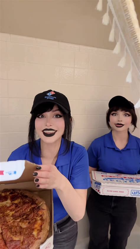 pizza delivery nude