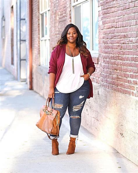 plus size girl coffee date outfit