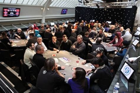 poker online z innymi graczami opur france