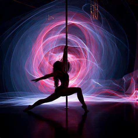 pole nude dance