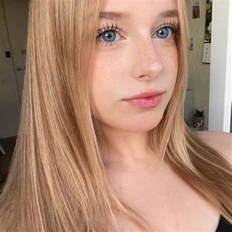 polinaa nude
