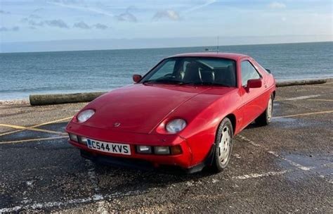 Porsche 928 vs 944: A Tale of Two Sports Cars