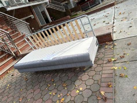 portland free stuff "futon" - craigslist