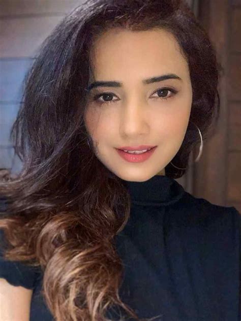 preeti chaudhary biography examples