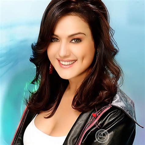 Preity Zinta Full Open
