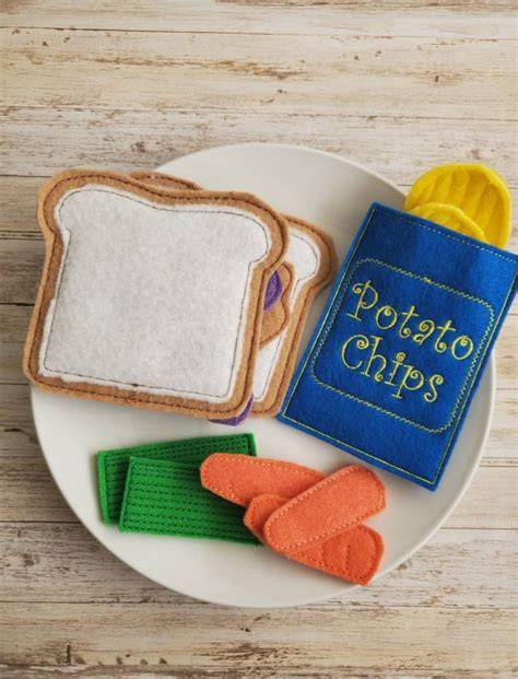pretendlunch nude