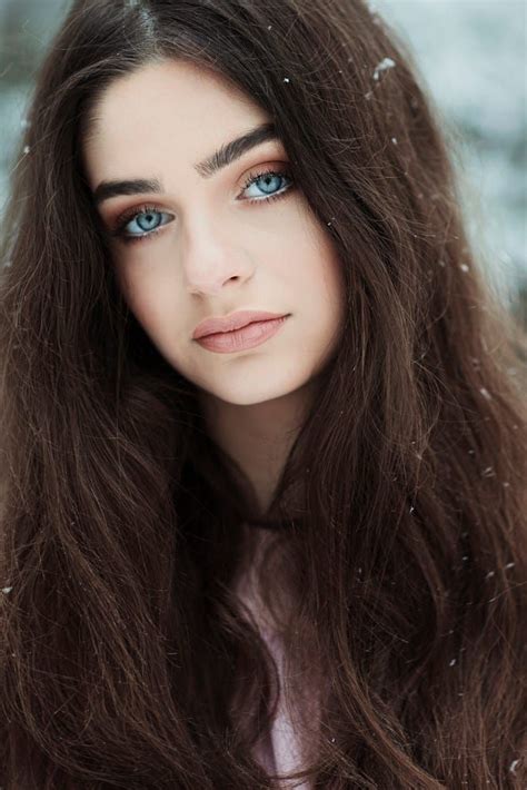 Pretty Tumblr Girl With Brown Hair And Blue Eyes