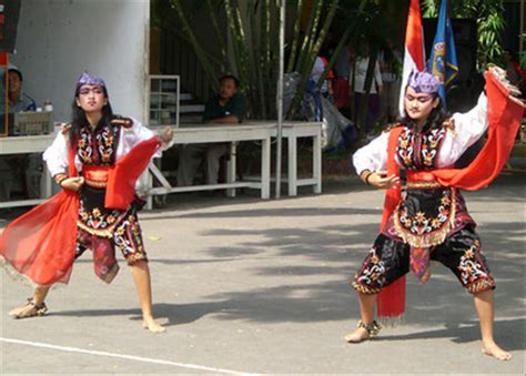 Properti Tari Remo