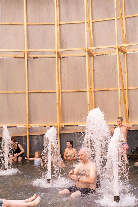 public nude bath