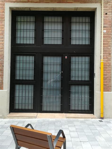 puerta para colegio